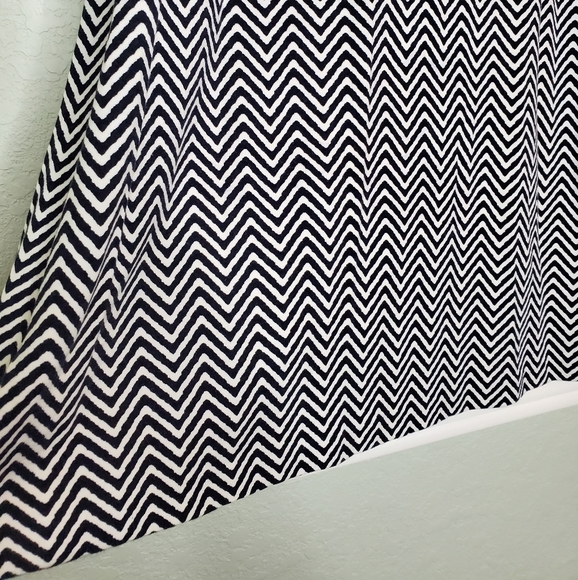 ANN TAYLOR | Navy White Chevron Sleeveless Dress - Picture 4 of 6